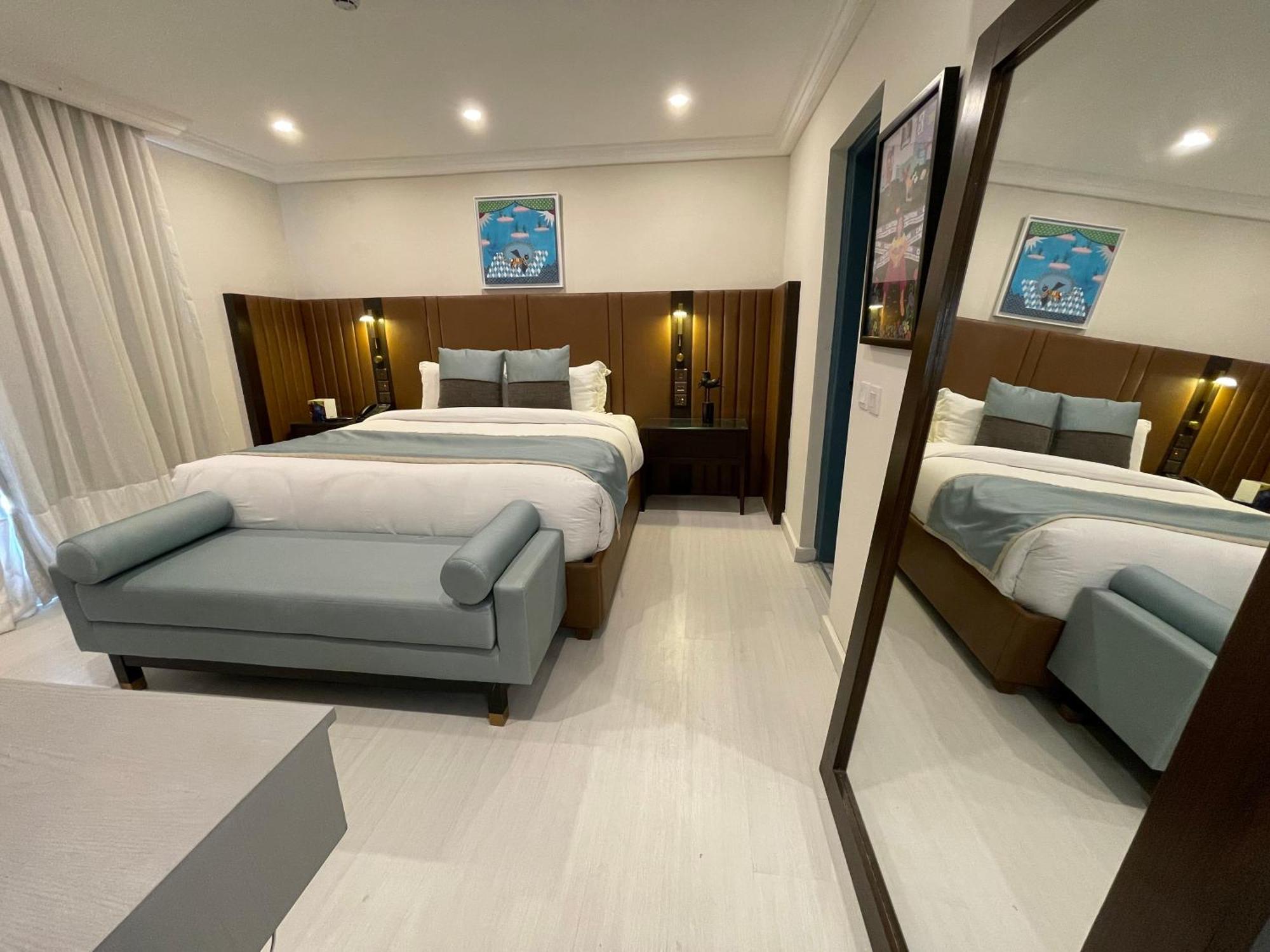 Ambiance Boutique Art Hotel Карачи Екстериор снимка